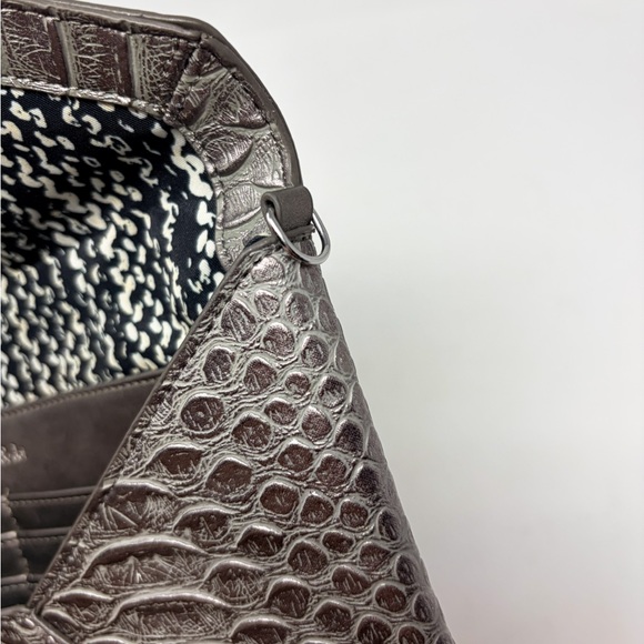 Stella & Dot City Slim Pewter Vegan Leather Clutch, EUC, MSRP $79 - Picture 10 of 11